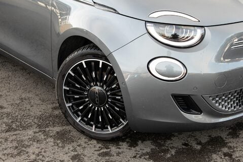 Fiat 500e LA PRIMA 10