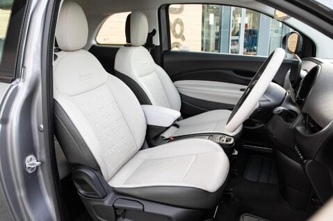 Fiat 500e LA PRIMA 32