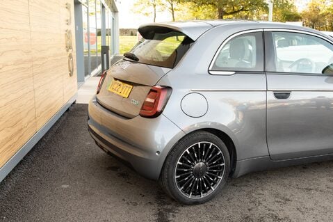 Fiat 500e LA PRIMA 8