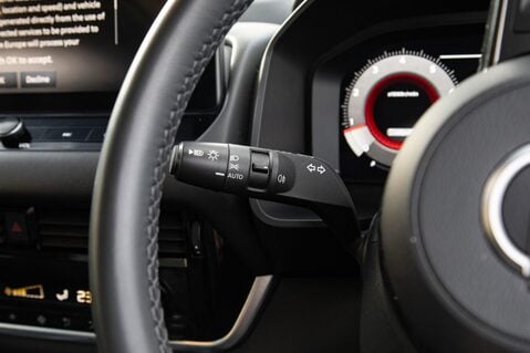 Nissan Qashqai DIG-T N-CONNECTA MHEV 17