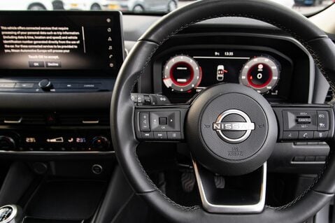 Nissan Qashqai DIG-T N-CONNECTA MHEV 19