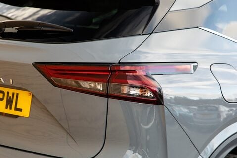 Nissan Qashqai DIG-T N-CONNECTA MHEV 9