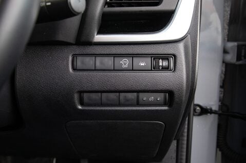 Nissan Qashqai DIG-T N-CONNECTA MHEV 16