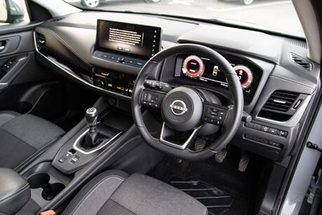 Nissan Qashqai DIG-T N-CONNECTA MHEV