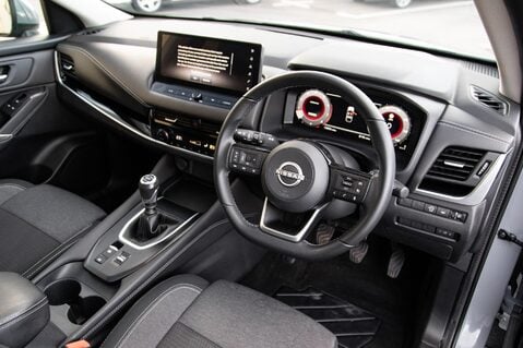 Nissan Qashqai DIG-T N-CONNECTA MHEV 4