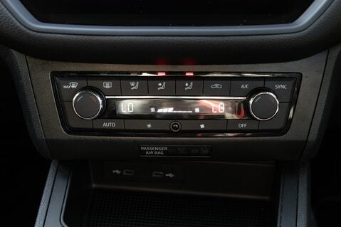 SEAT Ibiza TSI XCELLENCE LUX 32