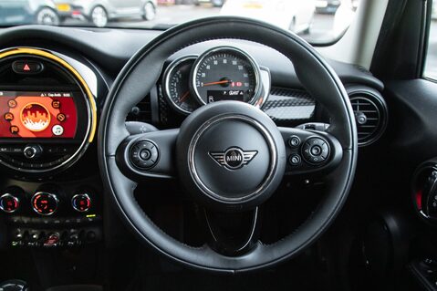 Mini Hatch COOPER S CLASSIC 21