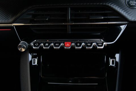 Peugeot 208 GT LINE 31