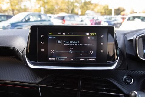 Peugeot 208 GT LINE 22