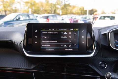 Peugeot 208 GT LINE 26