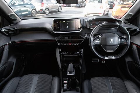 Peugeot 208 GT LINE 3