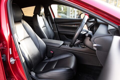 Mazda 3 GT SPORT TECH MHEV 32