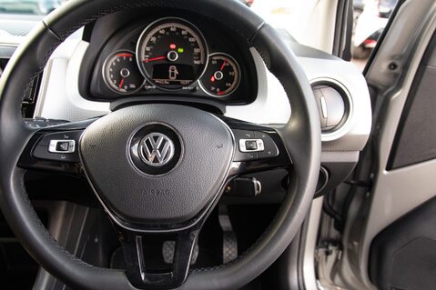 Volkswagen Up HIGH UP 20
