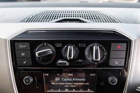 Volkswagen Up HIGH UP 29