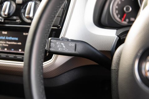 Volkswagen Up HIGH UP 17