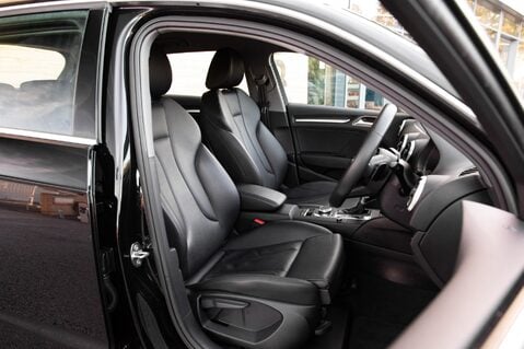 Audi A3 SPORTBACK E-TRON 32