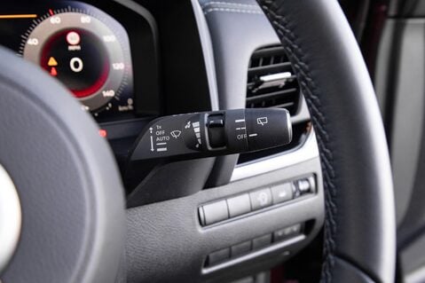 Nissan Qashqai DIG-T N-CONNECTA MHEV 18