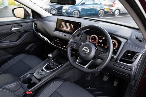 Nissan Qashqai DIG-T N-CONNECTA MHEV 4