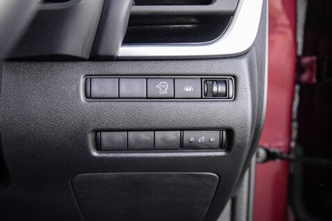 Nissan Qashqai DIG-T N-CONNECTA MHEV 16