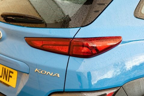 Hyundai KONA T-GDI SE CONNECT MHEV 9