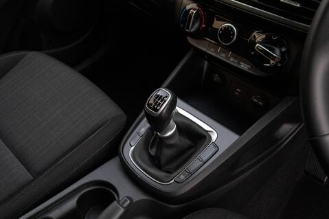 Hyundai KONA T-GDI SE CONNECT MHEV 29