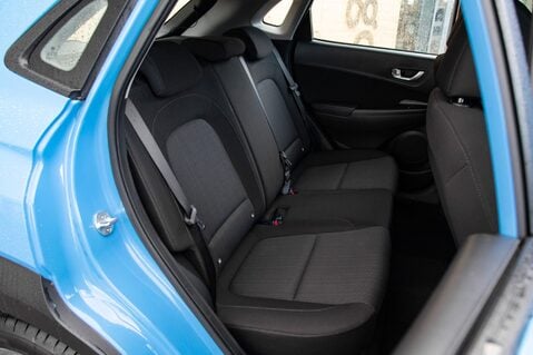 Hyundai KONA T-GDI SE CONNECT MHEV 31