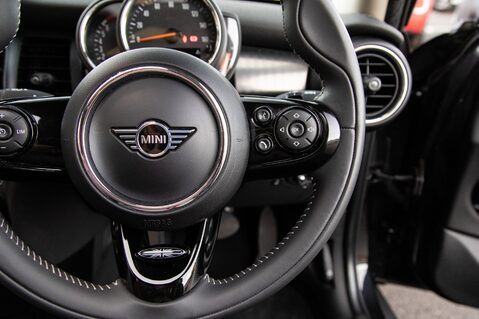 Mini Hatch COOPER EXCLUSIVE 20