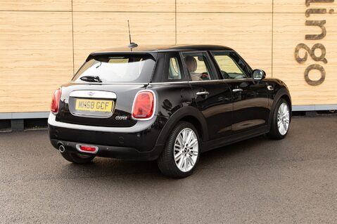 Mini Hatch COOPER EXCLUSIVE 2