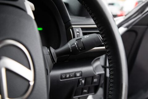 Lexus Is 300H F SPORT 19