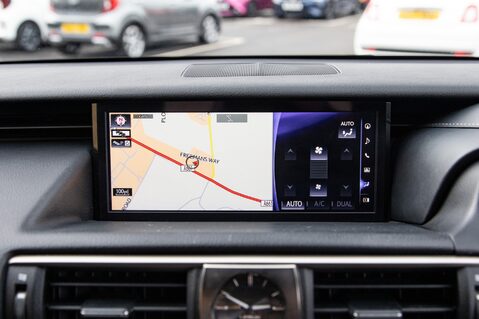 Lexus Is 300H F SPORT 24