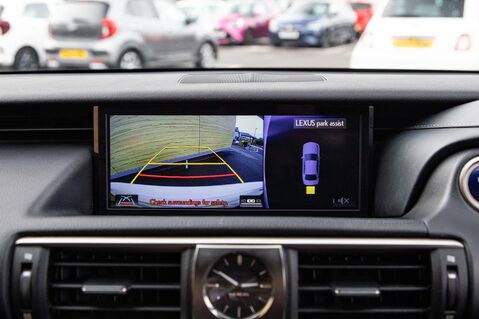 Lexus Is 300H F SPORT 32