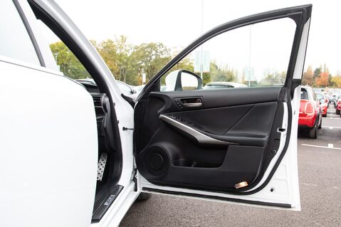 Lexus Is 300H F SPORT 15