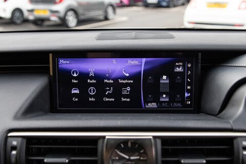 Lexus Is 300H F SPORT 23