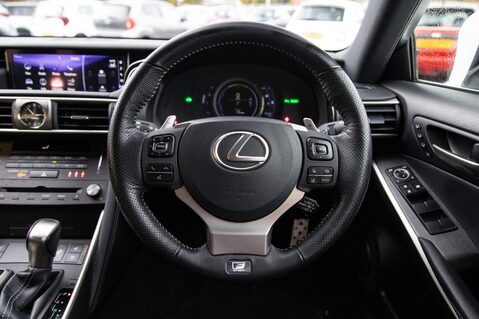 Lexus Is 300H F SPORT 22