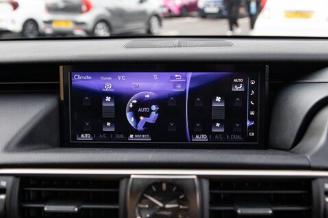 Lexus Is 300H F SPORT 29