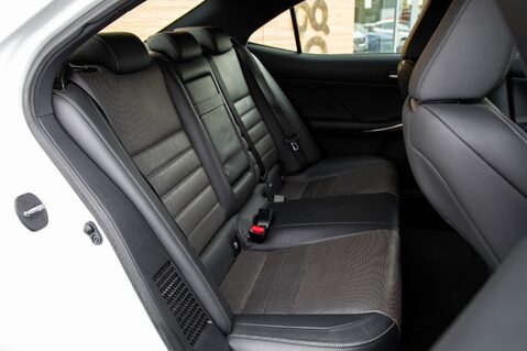 Lexus Is 300H F SPORT 39