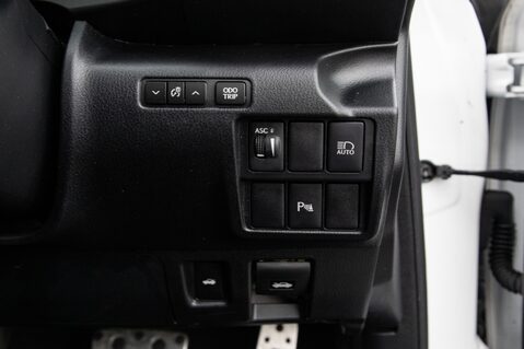 Lexus Is 300H F SPORT 17