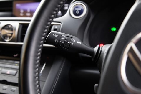 Lexus Is 300H F SPORT 18