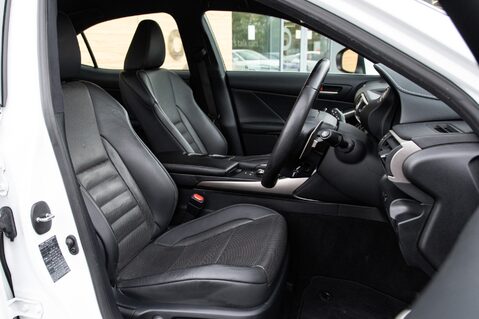 Lexus Is 300H F SPORT 34