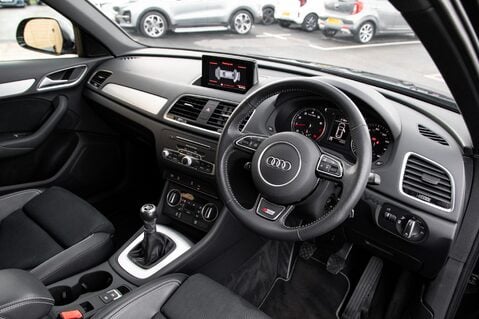 Audi Q3 TFSI S LINE EDITION 4