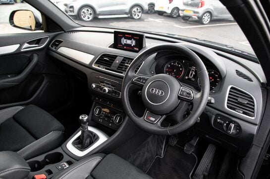 Audi Q3 TFSI S LINE EDITION