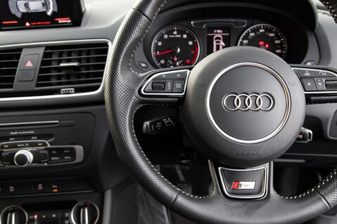 Audi Q3 TFSI S LINE EDITION 19