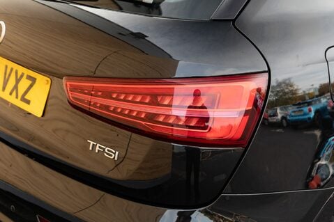 Audi Q3 TFSI S LINE EDITION 9
