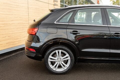 Audi Q3 TFSI S LINE EDITION 7