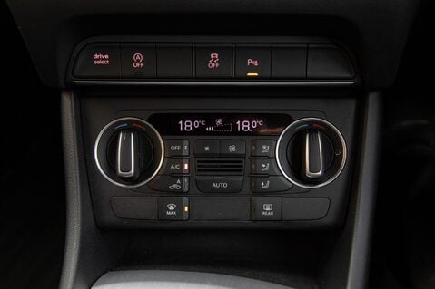 Audi Q3 TFSI S LINE EDITION 32