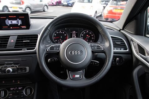 Audi Q3 TFSI S LINE EDITION 21