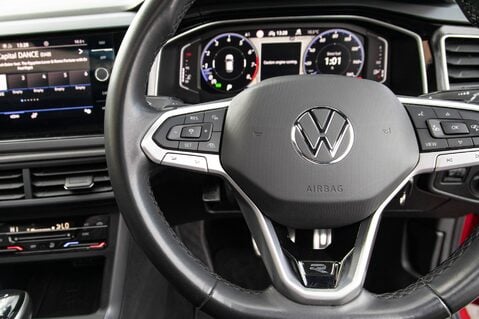 Volkswagen Taigo R-LINE TSI DSG 19