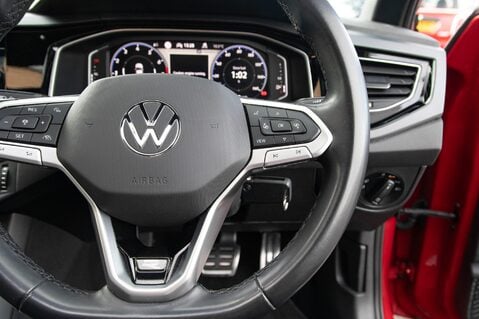 Volkswagen Taigo R-LINE TSI DSG 20