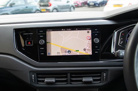 Volkswagen Taigo R-LINE TSI DSG 25