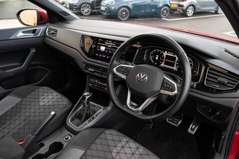 Volkswagen Taigo R-LINE TSI DSG 4